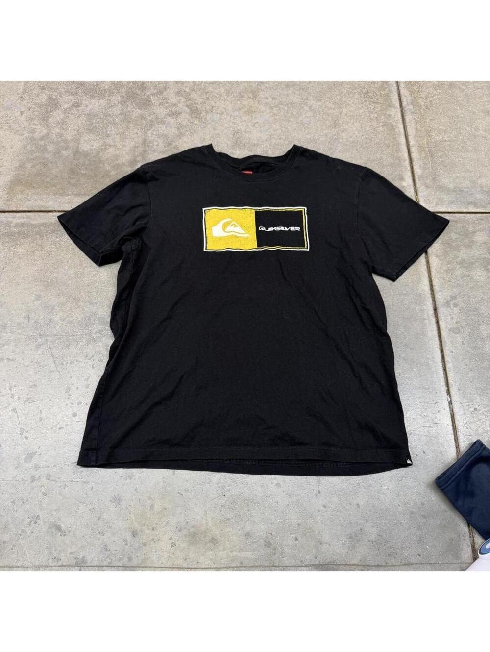vintage quiksilver black big logo spell out surf shirt size large